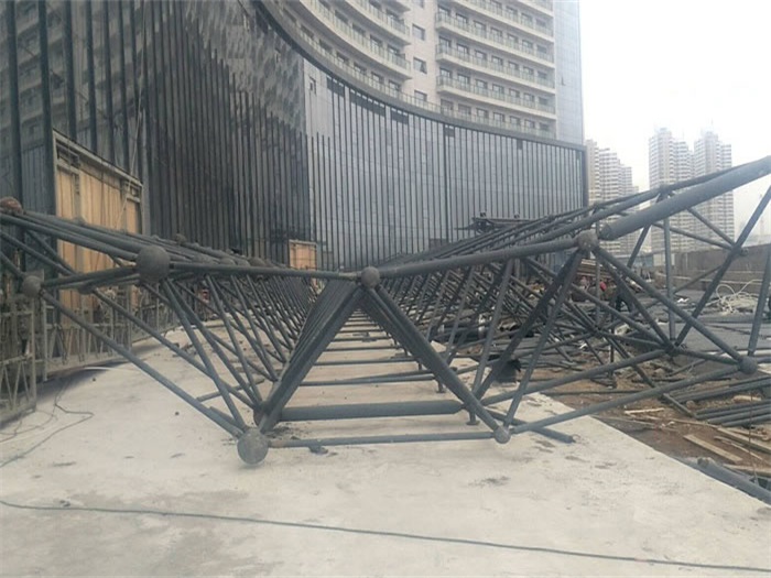满洲里万豪酒店雨棚网架